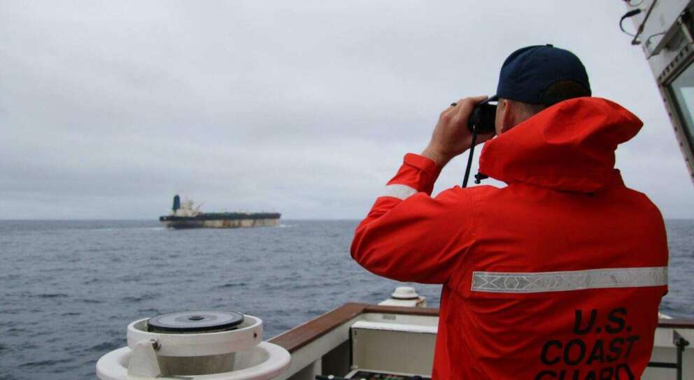 Petroliera russa sequestrata, i perché della strategia di Trump