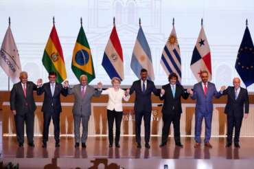 Mercosur, il Parlamento europeo stoppa l’accordo: congelata la ratifica del trattato, deciderà la Corte Ue