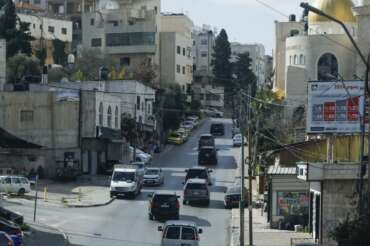 Cisgiordania, carabinieri minacciati da un colono israeliano armato: “Fatti inginocchiare con fucile puntato”