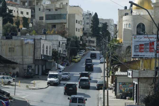 Cisgiordania, carabinieri minacciati da un colono israeliano armato: “Fatti inginocchiare con fucile puntato”