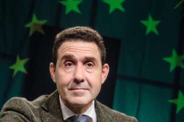 Vannacci apre le porte ad un suo partito, le “truppe” sono pronte: per Salvini e Meloni concorrenza da destra