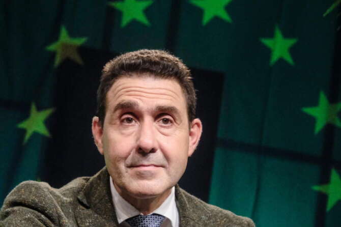 Vannacci apre le porte ad un suo partito, le “truppe” sono pronte: per Salvini e Meloni concorrenza da destra