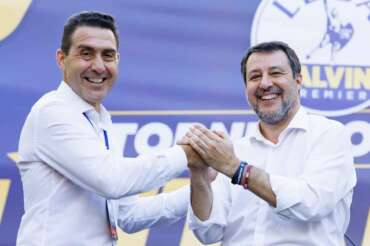 Il segretario della Lega Matteo Salvini (dx) e Roberto Vannacci durante l’evento di chiusura della campagna elettorale per le elezioni europee a Roma, Giovedì, 6 Giugno 2024 (Foto Roberto Monaldo / LaPresse) Secretary of the Lega party Matteo Salvini (right) and Roberto Vannacci during the closing event of the electoral campaign for the European elections in Rome, Thursday, June 6, 2024 (Photo by Roberto Monaldo / LaPresse)