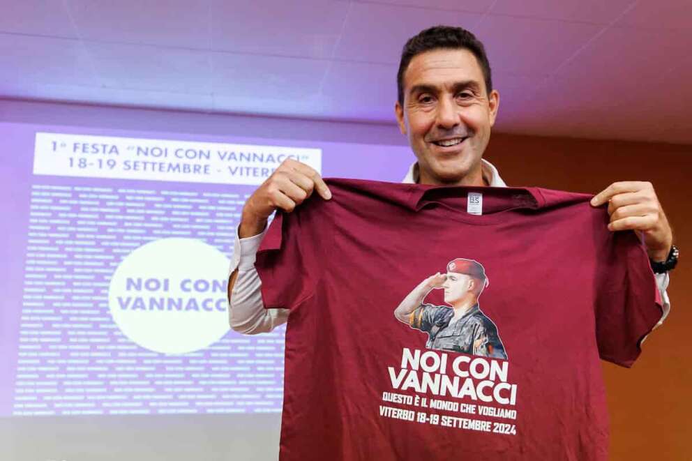 Roberto Vannacci durante la chiusura delll’evento organizzato dall’associazione “Noi con Vannacci” a Viterbo, Giovedì, 19 Settembre 2024 (Foto Roberto Monaldo / LaPresse) Roberto Vannacci during the closing of the event organized by the association “Noi con Vannacci” in Viterbo, Thursday, September 19, 2024 (Photo by Roberto Monaldo / LaPresse)