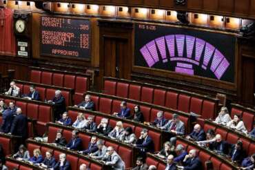 Governo Meloni in ginocchio da Trump, sì al Board of Peace: l’Italia “osservatore” nel comitato d’affari dei dittatori