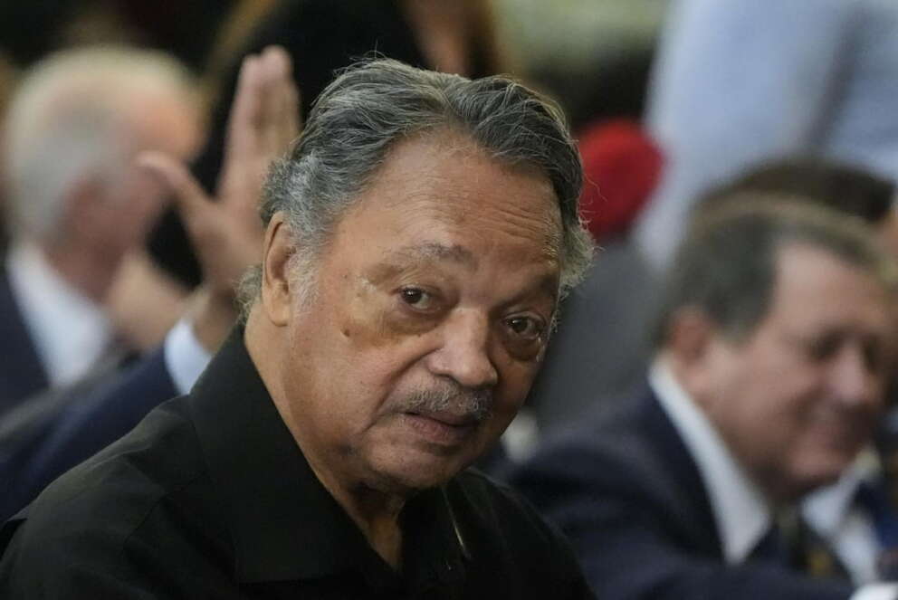 Morto il reverendo Jesse Jackson, icona dei diritti civili: le lotte con Martin Luther King e la corsa alla Casa Bianca