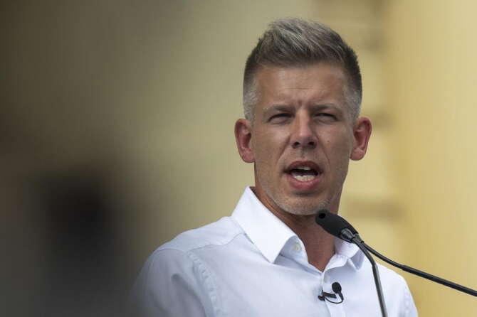 Ungheria, l’arma finale di Orban in vista delle elezioni: un video intimo per ricattare il leader dell’opposizione Magyar