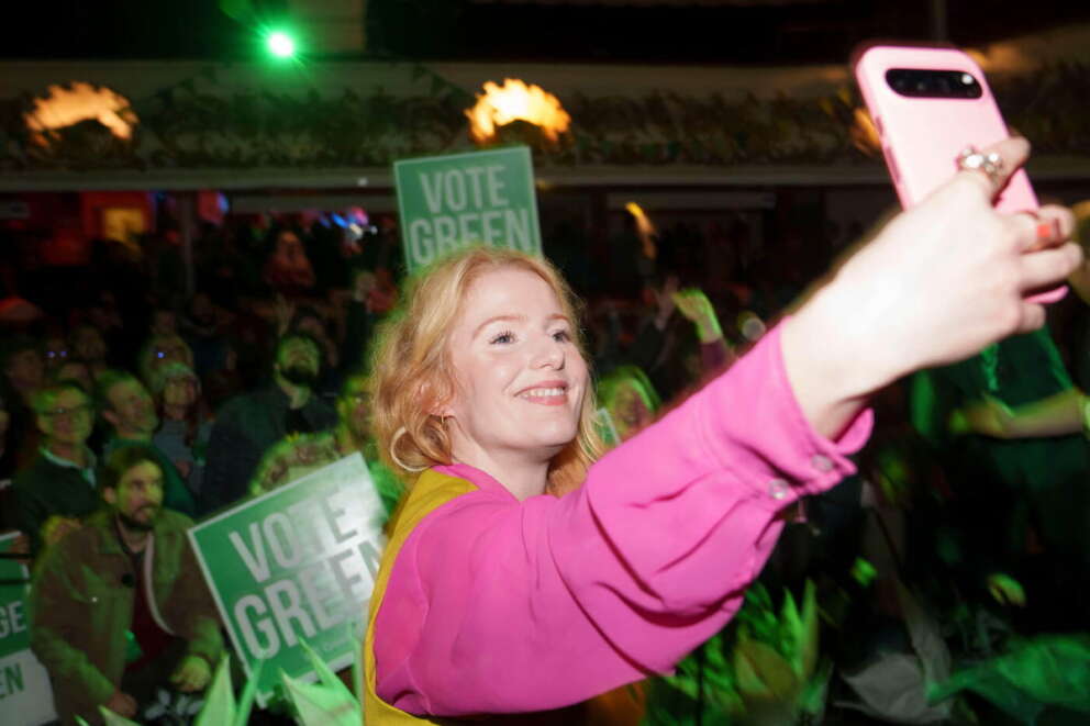 Tracollo laburista a Manchester, Starmer sconfitto nel feudo del partito: le suppletive vanno ai Verdi, Reform UK secondo