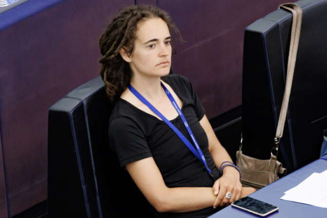 L’Italia deve risarcire la Ong Sea Watch per il fermo illegittimo della nave capitanata da Carola Rackete