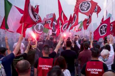 CasaPound, 12 militanti condannati a Bari per riorganizzazione del partito fascista: è la prima volta in Italia