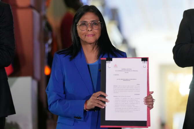 Venezuela, ok all’amnistia per i prigionieri politici: il segnale di Delcy Rodriguez a Trump, libero alleato di Machado