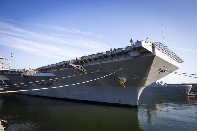 Iran, si alza la pressione Usa: Trump invia anche la portaerei USS Ford nel Golfo