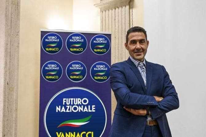 Perché Vannacci ha lasciato la Lega: “La mia strada è un’altra”