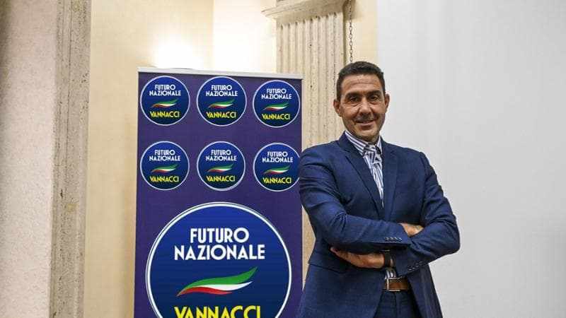 Perché Vannacci ha lasciato la Lega: “La mia strada è un’altra”