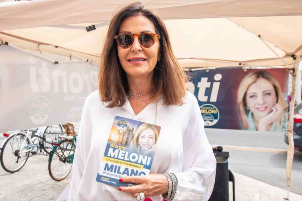 03 Settembre 2022 Milano, Italia Fratelli d’Italia gazebo in cui verranno comunicate alla stampa le prossime attività della campagna elettorale del partito di Giorgia Meloni in vista delle elezioni politiche del 25 settembre, con Ignazio La Russa, Daniela Santanchè e Stefano Maullu. nella foto Daniela Santanchè