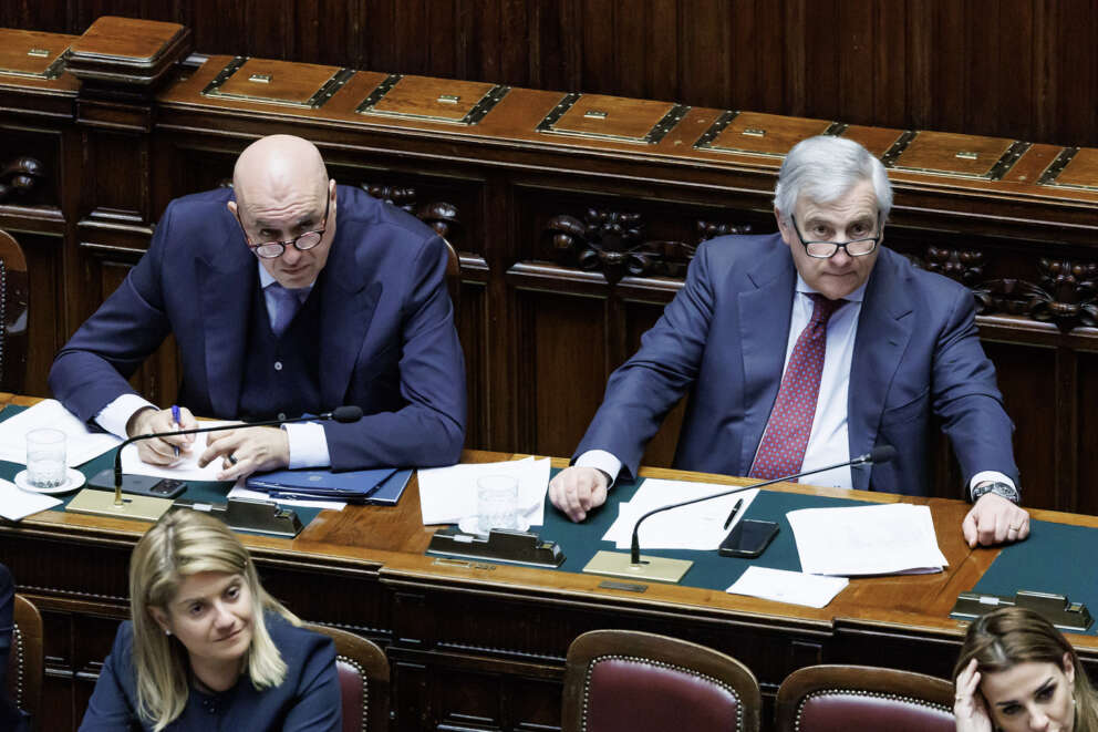 Il ministro della Difesa Guido Crosetto (sx) e il ministro degli Esteri Antonio Tajani nellaula della Camera dei deputati in occasione delle comunicazioni sull’evoluzione della situazione internazionale e sulla richiesta di aiuti da parte dei paesi del Golfo, Roma, Giovedì 5 Marzo 2026 (Foto Roberto Monaldo / LaPresse) 

Defence minister Guido Crosetto (left) and  Foreign minister Antonio Tajani address the Chamber of deputies on the evolution of the international situation and the request for aid from the Gulf countries, Rome, Thursday, March 5, 2026 (Photo by Roberto Monaldo / LaPresse)