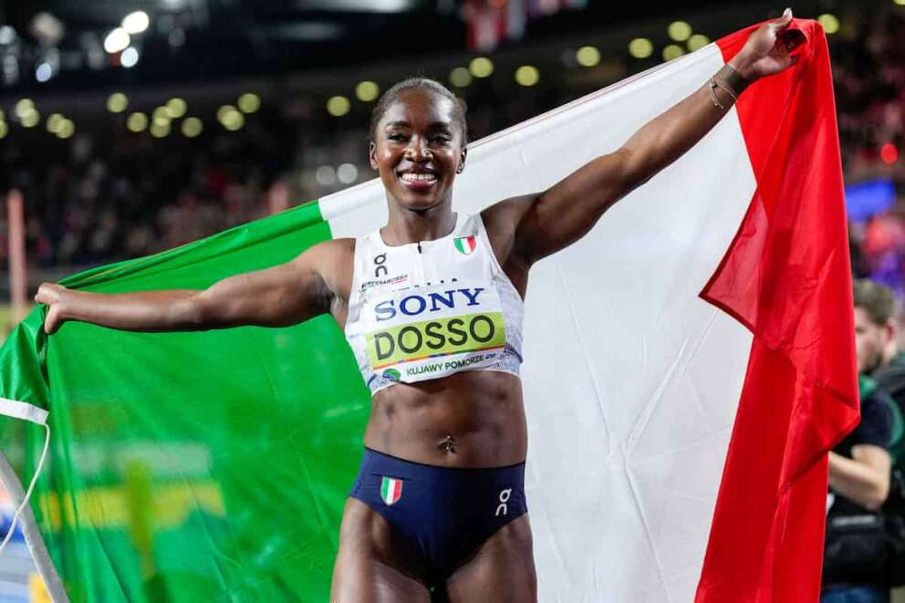 Zaynab Dosso, of Italy, poses for a photo after winning the gold medal in the women’s 60 meters final at the World Athletics Indoor Championships in Torun, Poland, Saturday, March 21, 2026. (AP Photo/Petr David Josek) Associated Press / LaPresse Only italy and spain