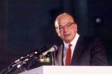 ©LaPresse Archivio storico Politica Anni 90 Bettino Craxi Nella foto: il leader socialista Bettino Craxi B 3122