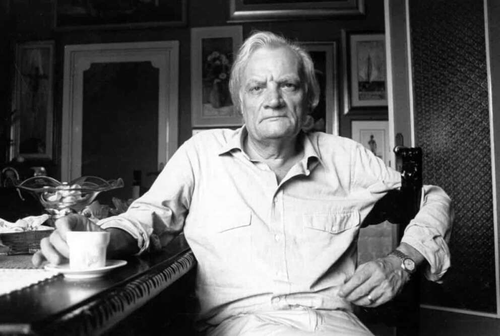 Foto LaPresse Torino/Archivio storico Storico 1996 Palermo Bruno Contrada Bruno Contrada (Napoli, 2 settembre 1931) è un ex funzionario, agente segreto ed ex poliziotto italiano; è stato dirigente generale della Polizia di Stato, numero tre del Sisde, capo della Mobile di Palermo, e capo della sezione siciliana della Criminalpol. nella foto: Bruno Contrada nella sua casa di Palermo Photo LaPresse Turin/Archives historical Hystory 1996 Palermo Bruno Contrada in the photo: Bruno Contrada