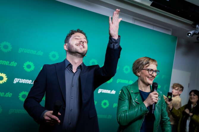 Germania, nel Baden-Württemberg vincono i Verdi: alla CDU non riesce il sorpasso, il tonfo della SPD mette a rischio anche Merz