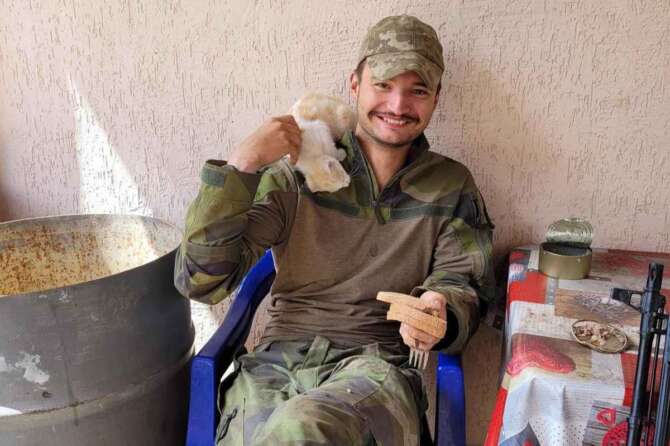 Storia di Edvard Selander Patrignani, l’italo svedese ucciso in Ucraina nel racconto di Stefano Bufi