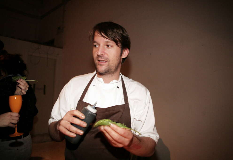René Redzepi lascia il Noma di Copenaghen, la caduta dello chef dopo le accuse di abusi in cucina: “Scuse non bastano”