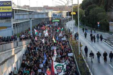 Pace, democrazia e lavoro: tre sassi contro la destra