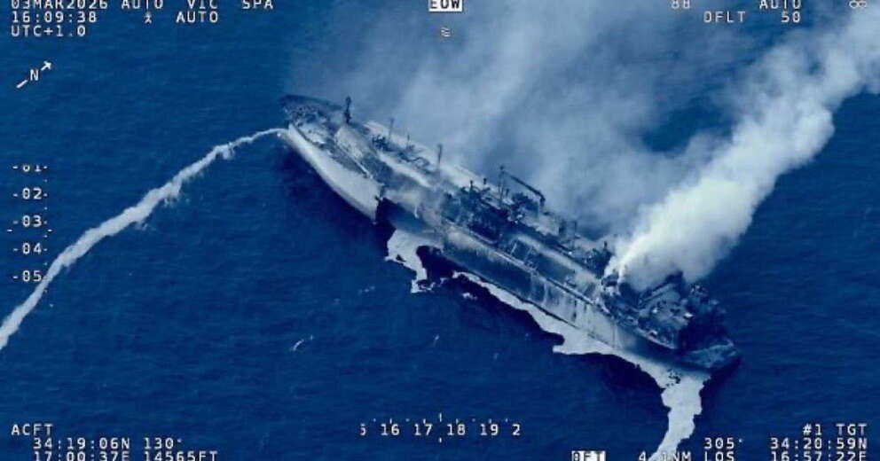 Petroliera russa alla deriva nel Mediterraneo, la nave si allontana da Lampedusa: resta l’allerta per il rischio ambientale