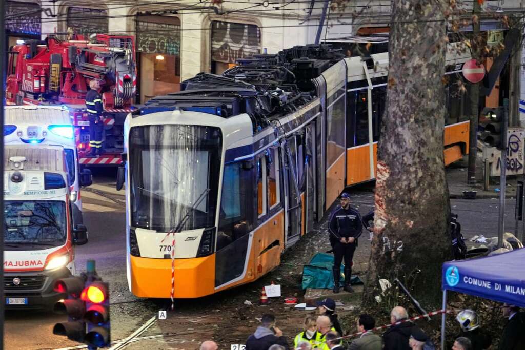 Incidente del tram a Milano, accertamenti su scatola nera e blitz in ...
