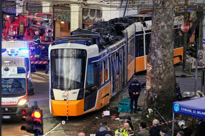 Incidente del tram a Milano, accertamenti su scatola nera e blitz in ATM: sequestrate le comunicazioni con la centrale operativa