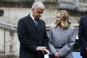 Fratelli d’Italia blinda Piantedosi al Viminale nonostante le mire di Salvini: Meloni non vuole un caso Sangiuliano bis