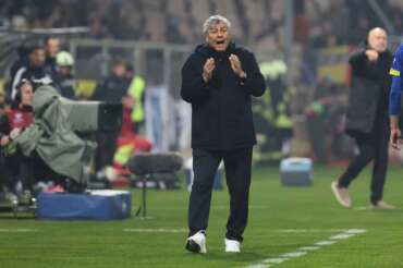 Romania’s head coach Mircea Lucescu gestures during the 2026 World Cup Group H qualifier soccer match between Bosnia and Romania in Zenica, Bosnia and Herzegovina, Saturday, Nov. 15, 2025. (AP Photo/Armin Durgut) Associated Press / LaPresse Only italy and spain