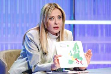 A Meloni sfugge che la Carta non è il passato ma il futuro…