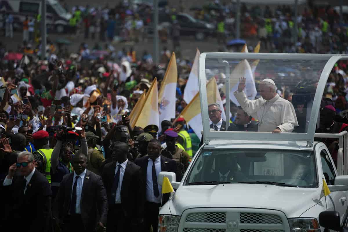 Papa Leone Camerun Africa