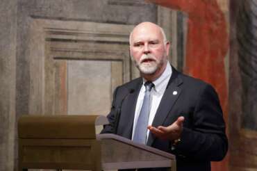 Â© Mauro Scrobogna / LaPresse 21-07-2010 Roma Politica Senato – Senato – seminario su biotecnologie Nella foto: lo scienziato americano Craig Venter Â© Mauro Scrobogna / LaPresse 21-07-2010 Rome Politics Senato – Seminar on biotechnology In the picture: American scientist Craig Venter
