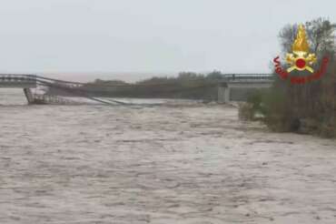 Crollo del ponte sul fiume Trigno, disperso Domenico Racanati: “Al telefono con la moglie quando la comunicazione si è interrotta”