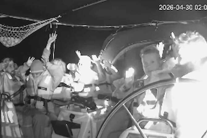 Global Sumud Flottila intercettata vicino Creta, le accuse all’operazione di Israele in acque internazionali: “Atto di pirateria”