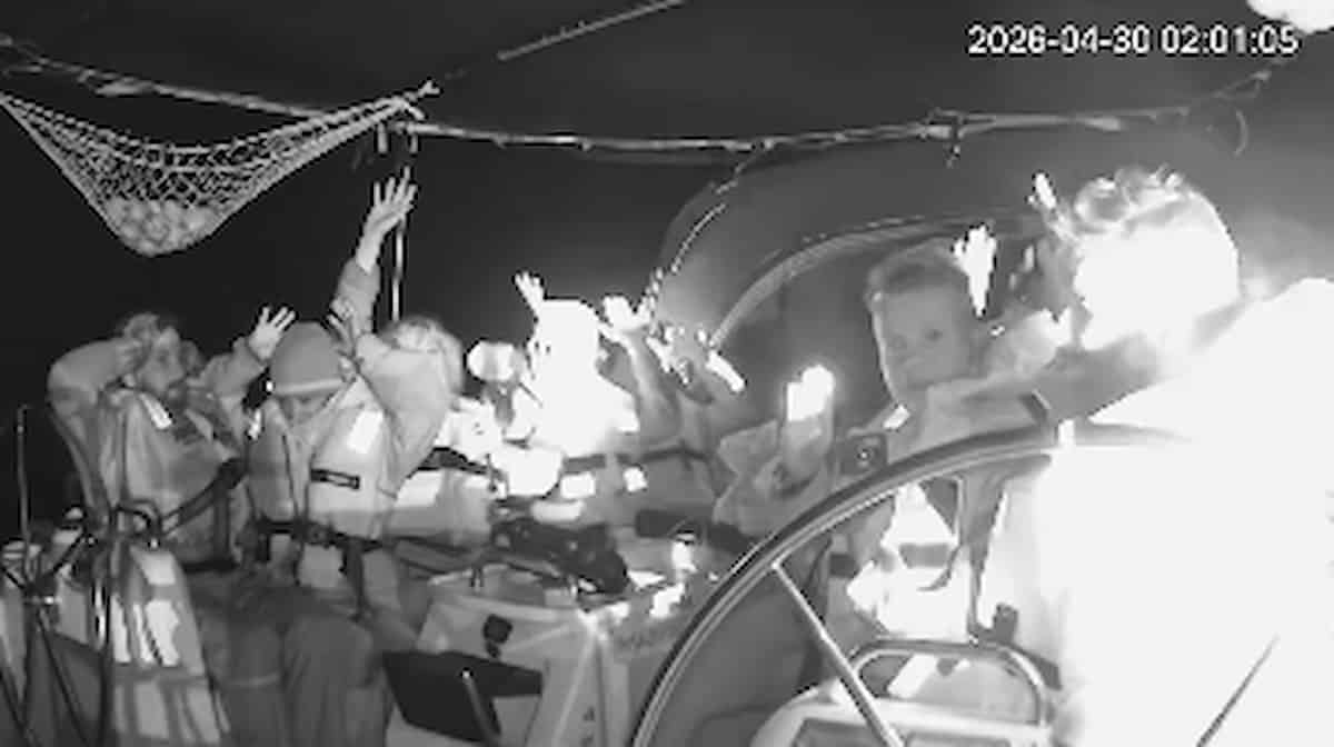 L’assalto pirata di Israele contro la Flotilla, barche abbordate e attivisti sequestrati: persino Meloni deve protestare