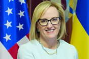 Ucraina, si dimette la diplomatica Usa Julie Davis: altro addio a Kiev per le divergenze con Trump sul sostegno a Zelensky