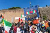 Spari contro iscritti Anpi al corteo del 25 Aprile a Roma, fermato 21enne della comunità ebraica: accusato di tentato omicidio