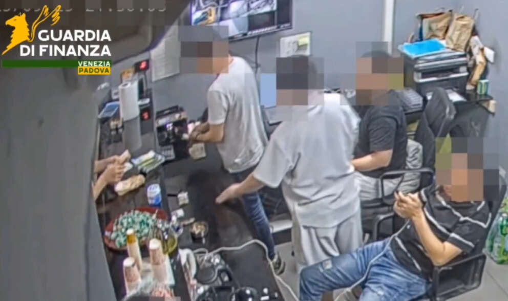 FOTO DA GUARDIA DI FINANZA