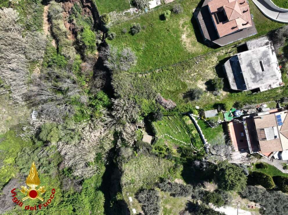 La frana di Petacciato si “risveglia”, in Molise si spacca nuovamente la dorsale adriatica: chiuso tratto di A14 e ferrovie