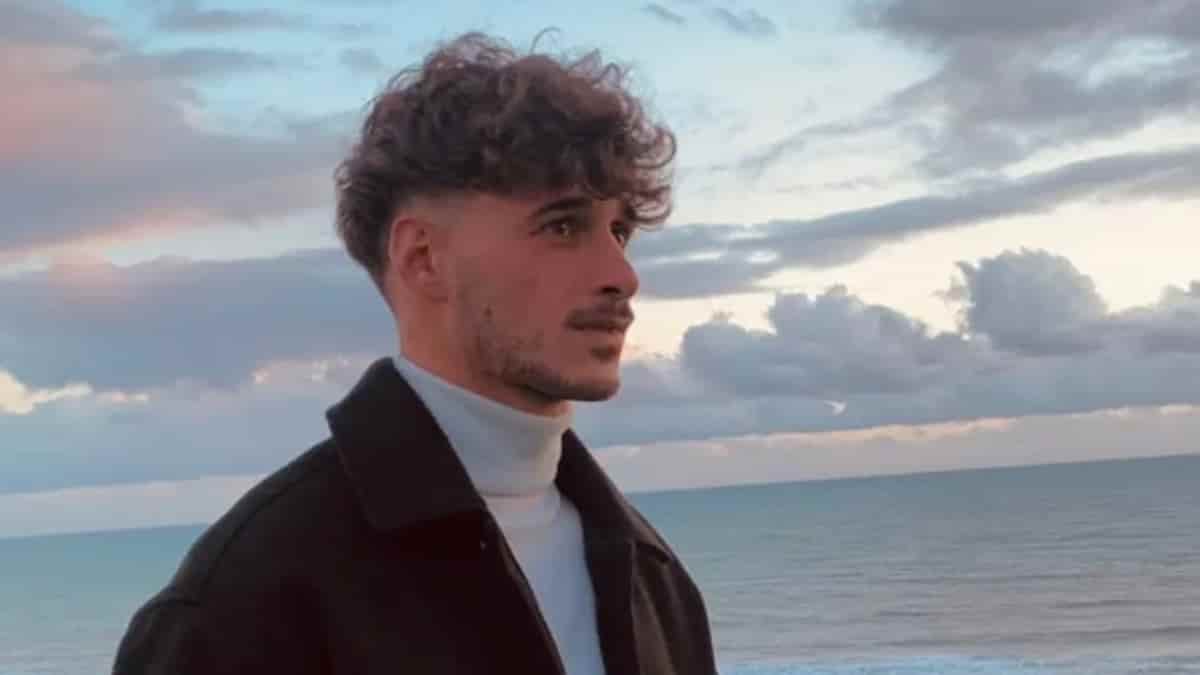 Ucciso nel parcheggio con una coltellata al collo, fermato 17enne per l’omicidio di Gabriele Vaccaro