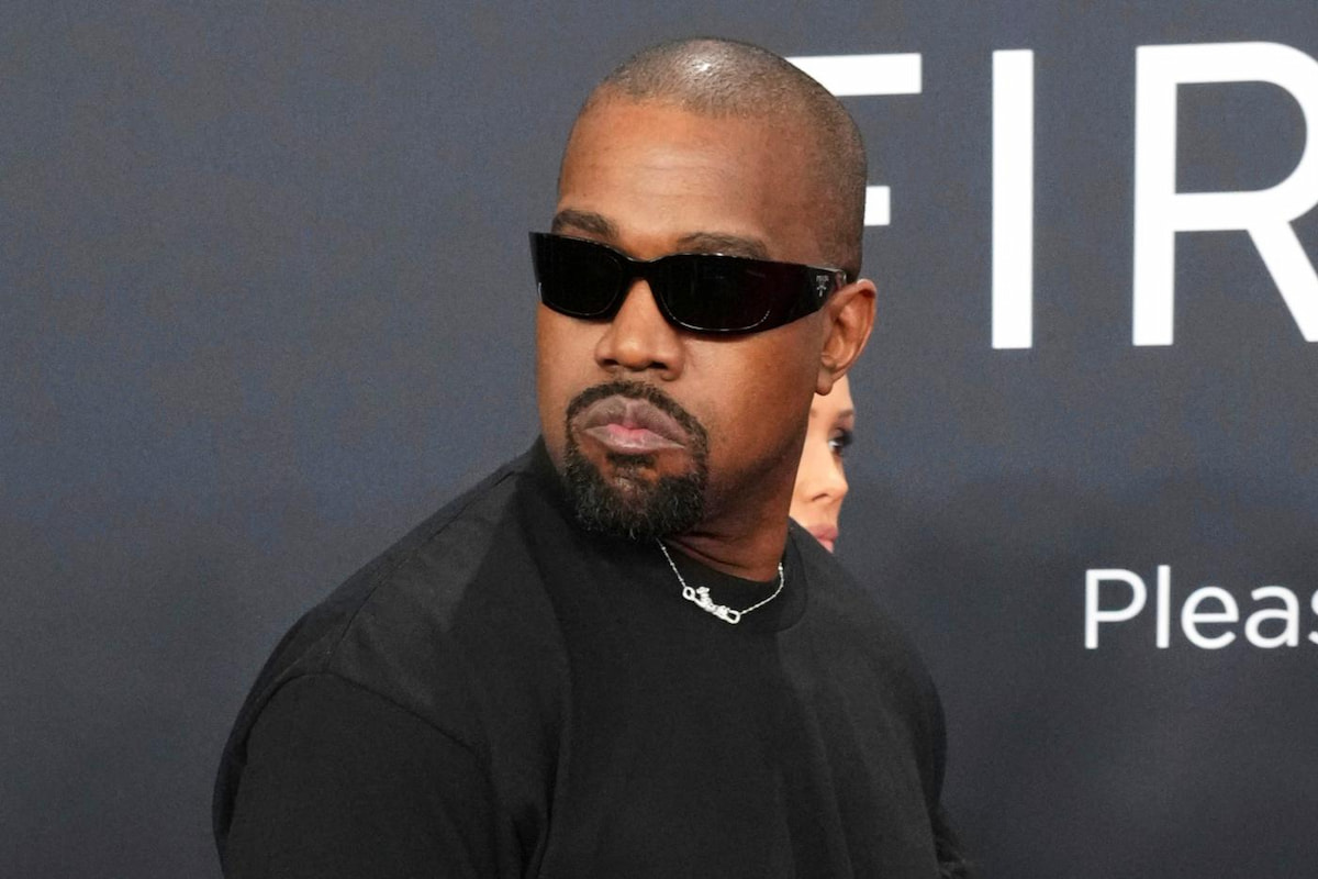 Kanye West “rimbalzato” da Londra, negato l’ingresso nel Regno Unito al rapper Usa per le sue parole razziste e antisemite