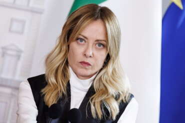 Meloni tira dritto sul Dl Sicurezza: “Nessun pasticcio, norma sui rimpatri resta. Decreto sui rilievi del Quirinale”