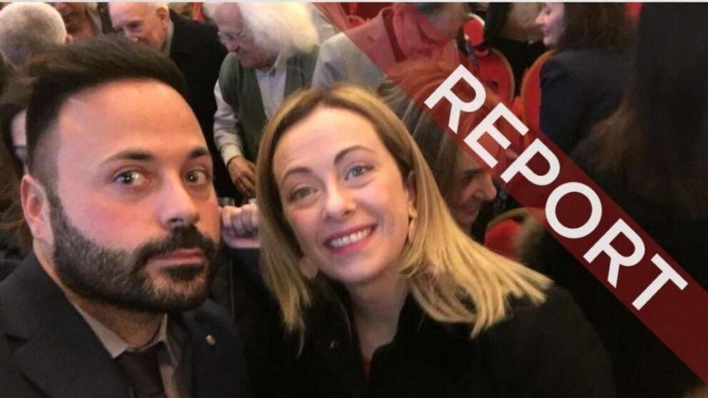 Parlare del selfie di Meloni con l’ex camorrista è come quando gli stolti guardano il dito che indica la Luna…