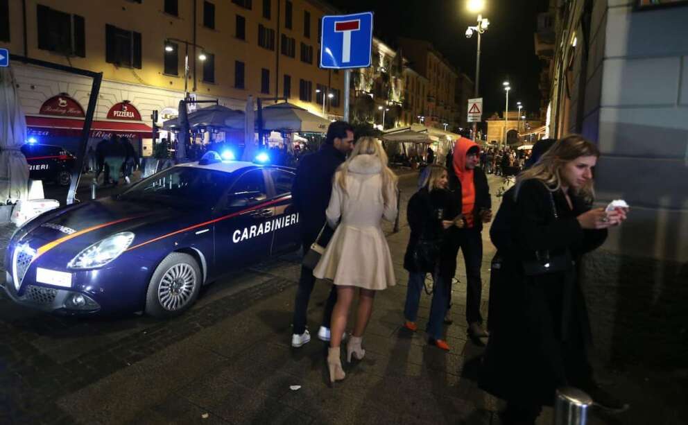 Escort di lusso nei locali della movida di Milano, tra i clienti vip e calciatori di Serie A: quattro gli arresti