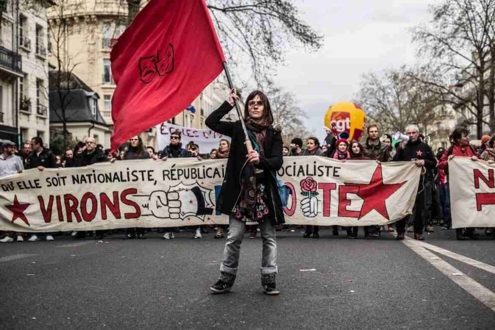 Poveri ma non muti, la nuova Francia sotto il capitalismo oligarchico: perché quasi un povero su due è un giovane