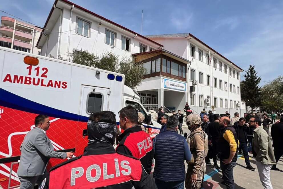 Turchia, altra sparatoria in una scuola: a 13 anni uccide tre persone e ne ferisce una ventina, è la seconda in due giorni