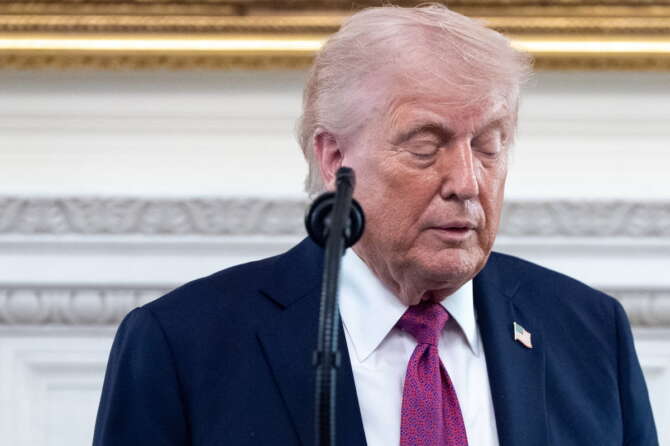 Trump, retromarcia sul cessate il fuoco con l’Iran: via libera unilaterale alla tregua dopo le minacce, negoziati in stallo